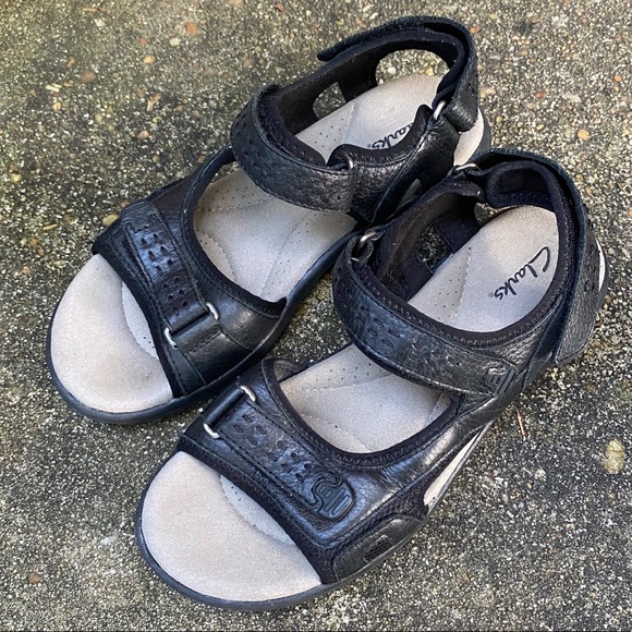 Clarks Women's Velcro Sandals - Picture 2 of 7